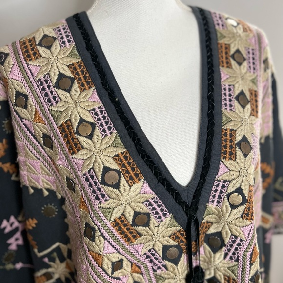 Free People Gray embroidered boho floral tribal poncho top women’s one size RARE - Picture 4 of 12